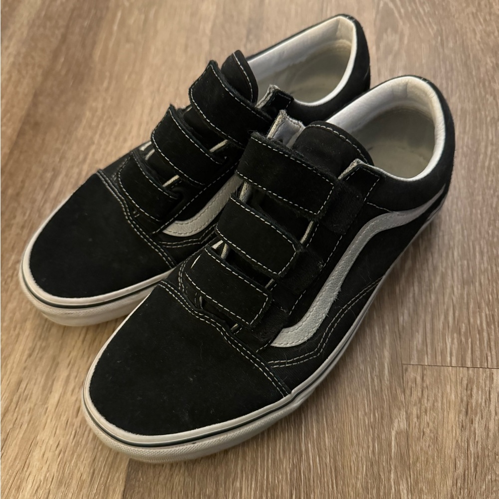 Black Velcro vans Size 8.5 in men/ 10 in women